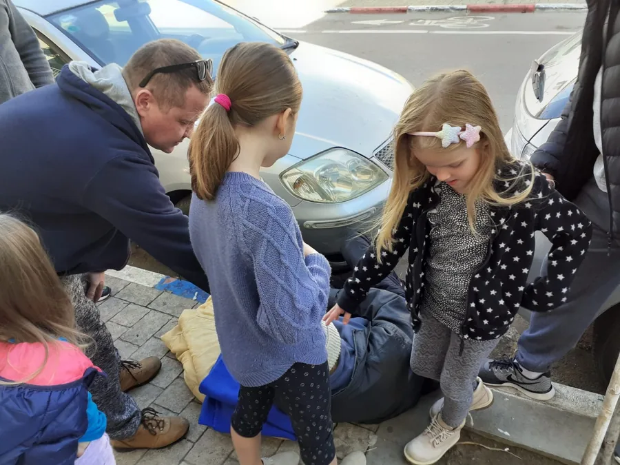 Serving homeless people in Tel Aviv